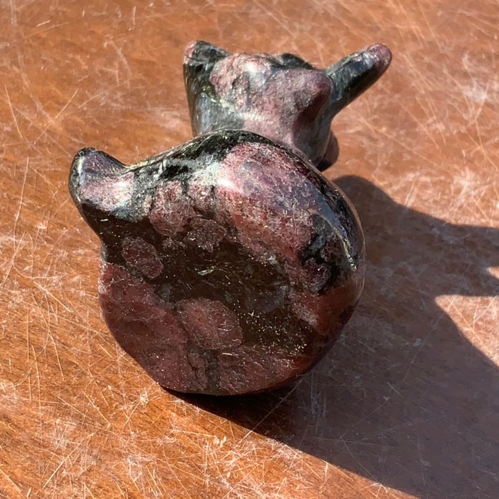 GARNET HAND CARVED FOX - Picture 7 of 7
